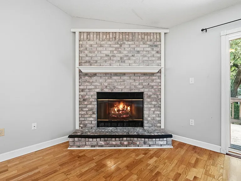 519 Matthew St — Photo 17