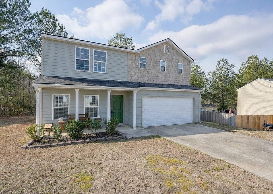 1st image of 18 Oxford Ln