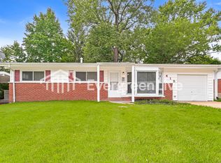 415 Larry Dr, Florissant, MO 63033