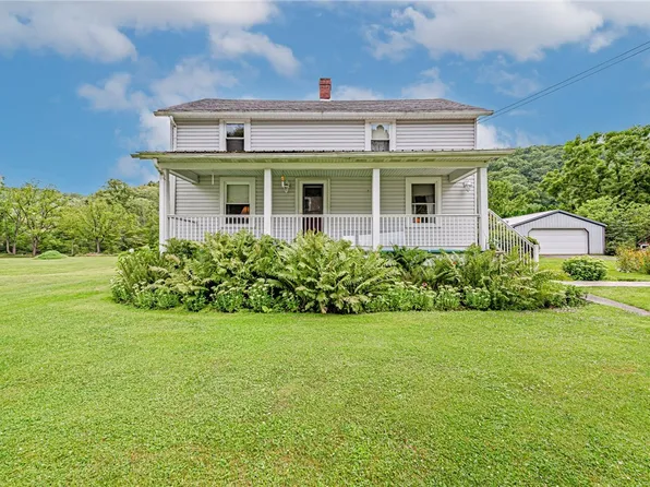 4968 Somerset Pike, Hollsopple, PA 15935