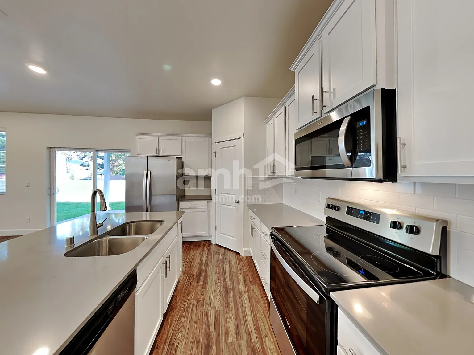 5 bed, 3.5 bath, 2264 sqft, $3,510 — Photo 4