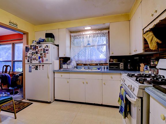 5th image of 5200 W Sunnyside Dr