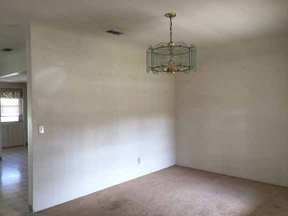 5th image of 2119 Holly Ave