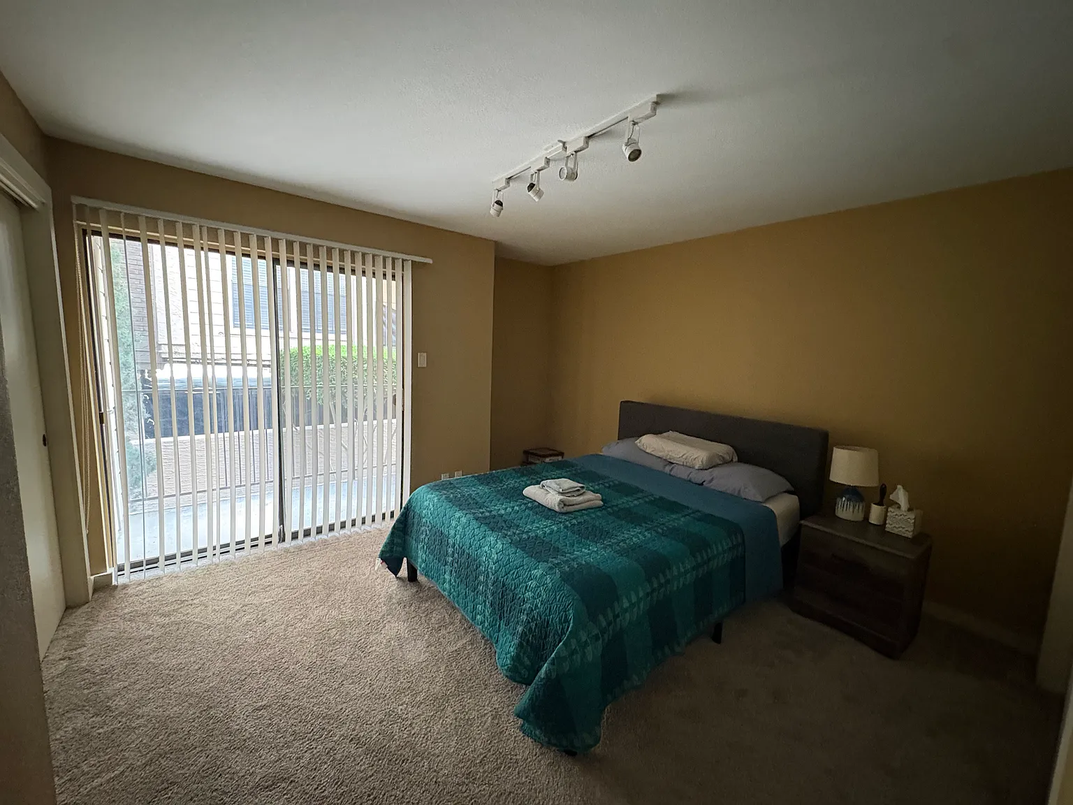2 bed, 1015 sqft, $1,780 — Photo 3