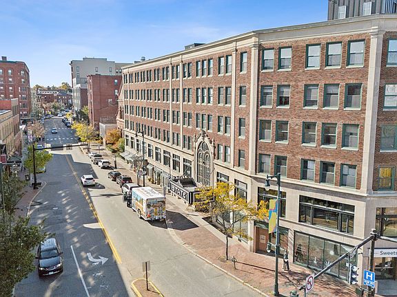 5th image of 587 Congress St APT F