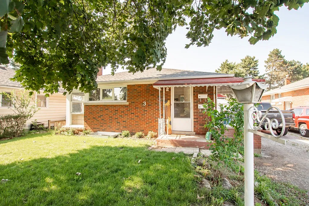3 Winston Road — Photo 1