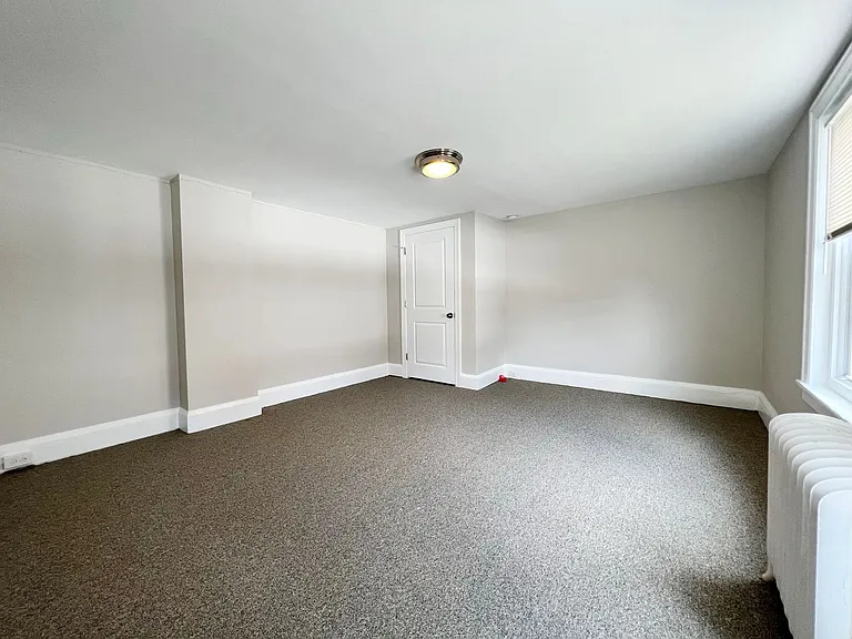 130 E Chestnut St — Photo 29