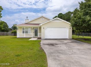 200 Parnell Rd, Hubert, NC 28539