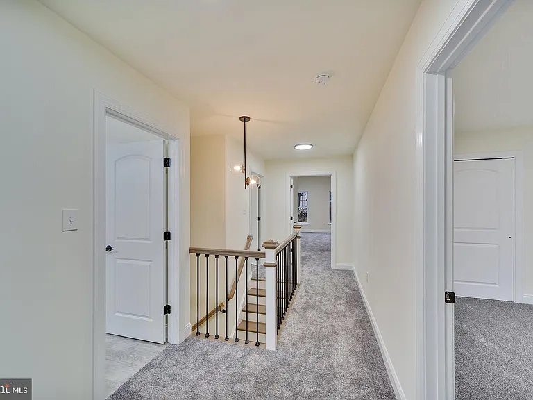 274 Oak Ave — Photo 16