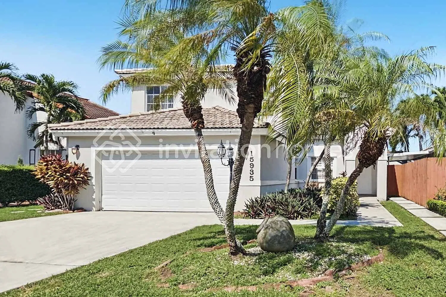 15935 SW 83rd Ter Miami, FL 33193 — Photo 1