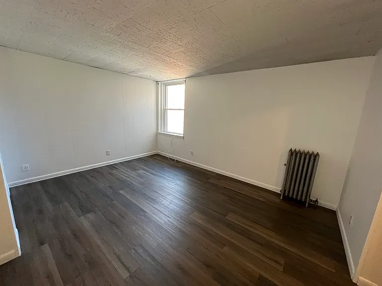 75 Park St #8 — Photo 3