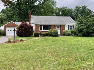 105 Ballfall Rd, Middletown, CT 06457