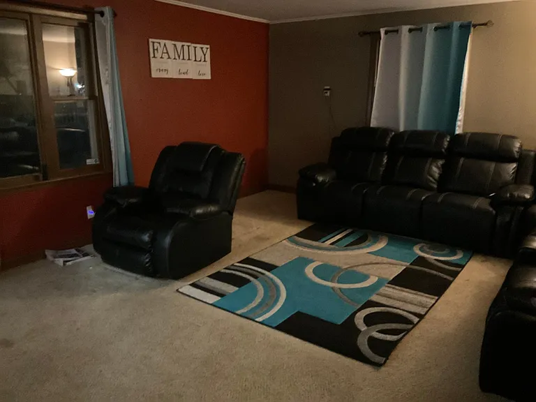 3209 N California Ave — Photo 2