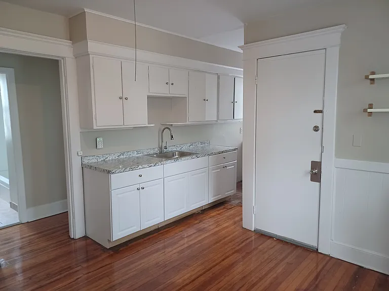 37 Fairfield St #2 — Photo 14