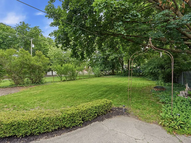 1132 Hickory Ave — Photo 34