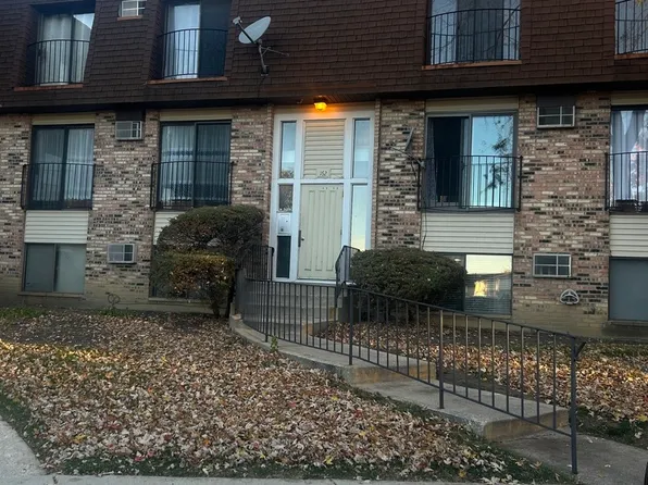 162 Waters Edge Dr APT 301, Glendale Heights, IL 60139