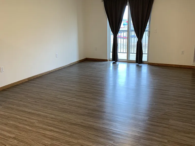 1830 Huntington Park Dr — Photo 4