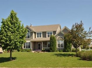 N54W17000 Autumn View Ln, Menomonee Falls, WI 53051