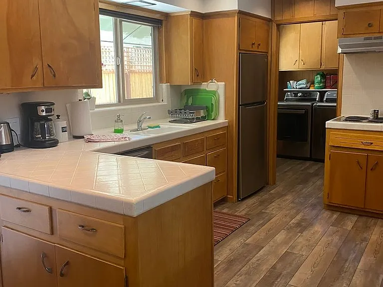 865 Sonoma Ave — Photo 8