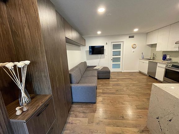 4th image of 220 6th Ave N #2207