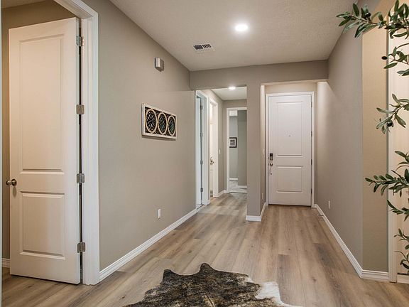 4th image of 1616 Valle De Colores St NW