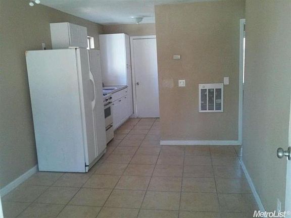 3rd image of 418 S Conejo Ave #123