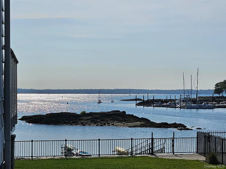 1035 Shore Acres Dr — Photo 26