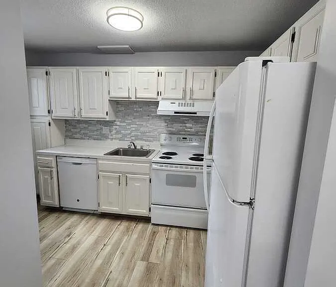 36 Old Pepperidge Ln #C3 — Photo 11