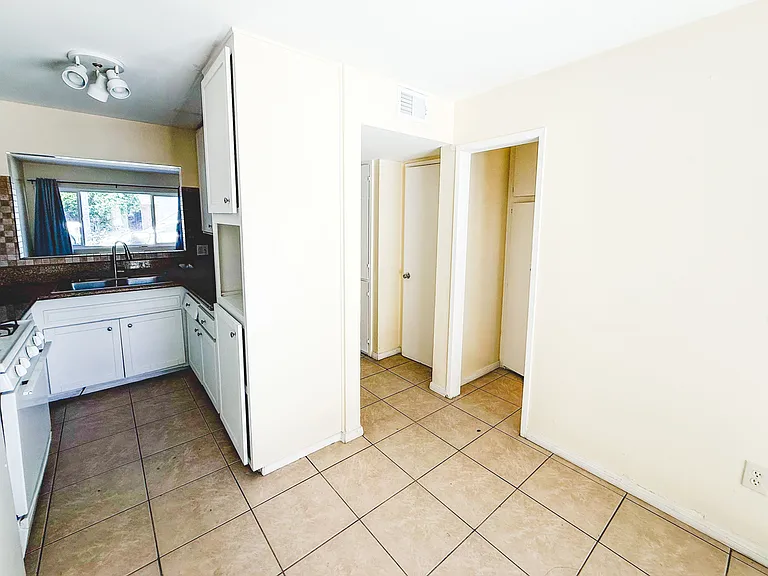 730 Mission Grove Pl — Photo 6