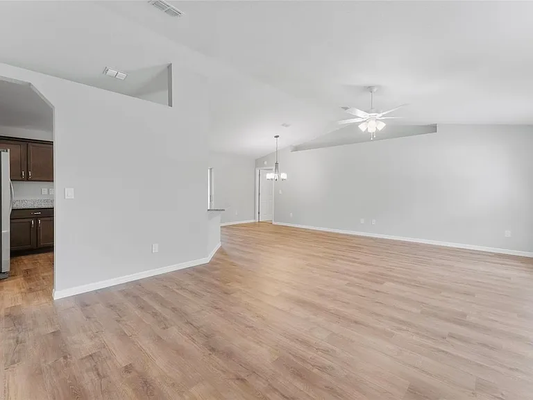 9416 N Sandree Dr — Photo 5