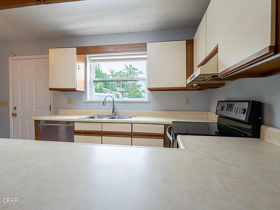 5th image of 1325 W 12th St APT C6