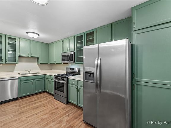 4th image of 1041 W Ogden Ave APT 223