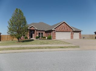 604 Carter Rd, Siloam Springs, AR 72761