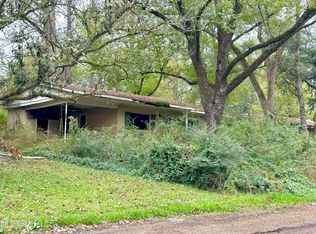 2725 Charleston Dr, Jackson, MS 39212