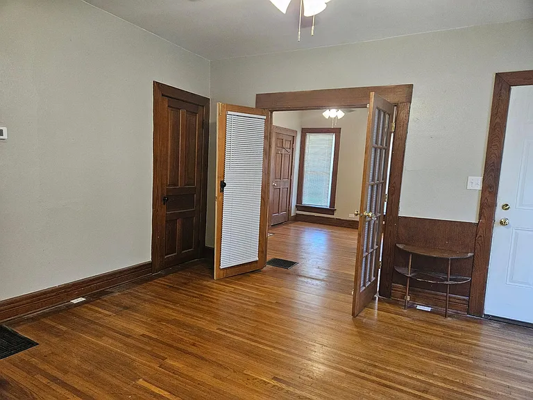 810 E Stewart St — Photo 14
