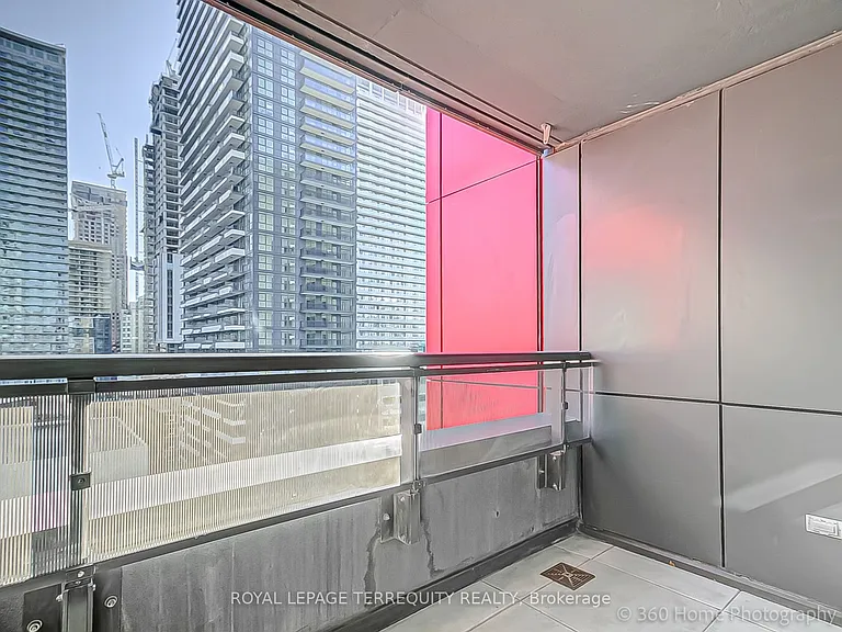 318 Richmond St W #1207 — Photo 14