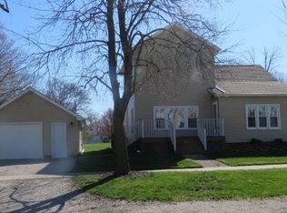 217 S 3rd Ave, Chenoa, IL 61726