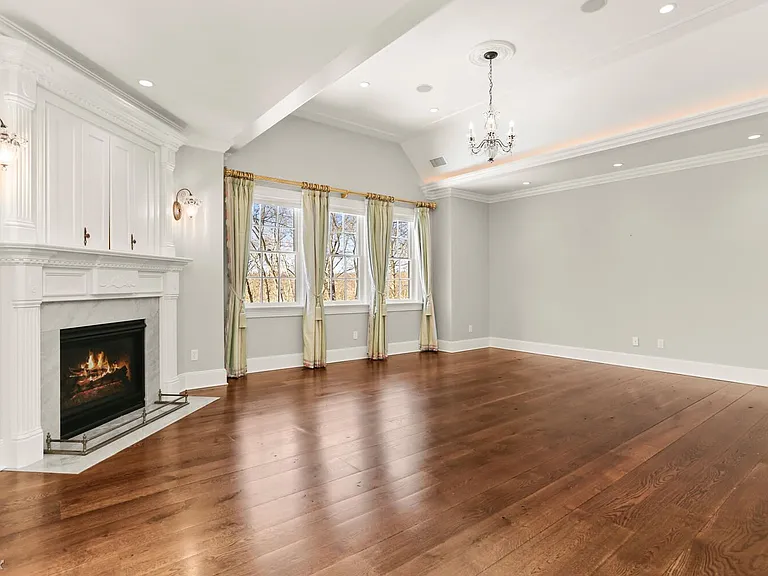 386 Westover - Primary Bedroom