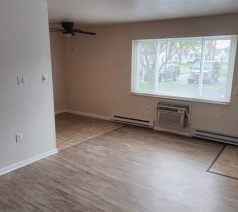3rd image of 153 N Dixie Dr APT 1