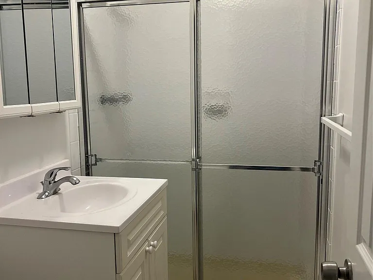10 Brevoort Dr #1A — Photo 8