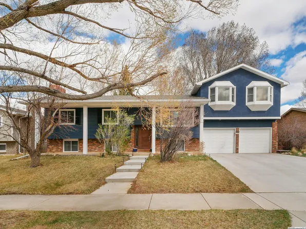 1713 Bill Nye Ave, Laramie, WY 82070
