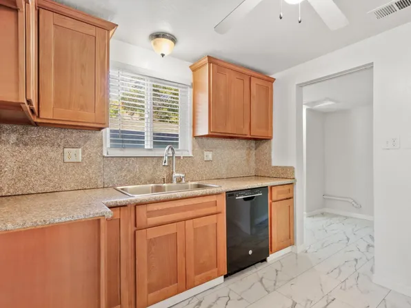 3101 T St, Sacramento, CA 95816