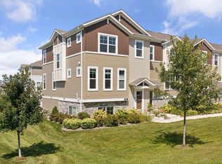 842 Roselyn Dr, Victoria, MN 55386