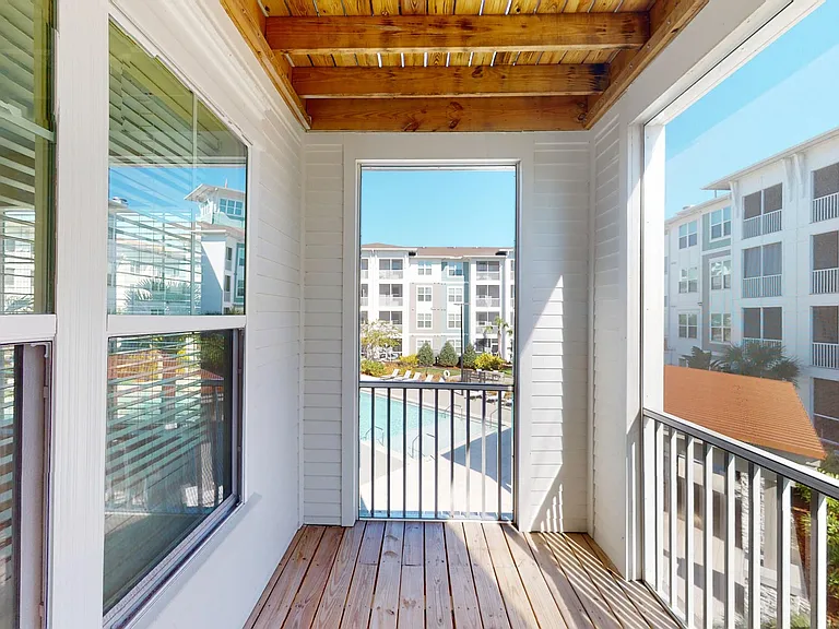 Essex Luxe Apartments — Photo 111