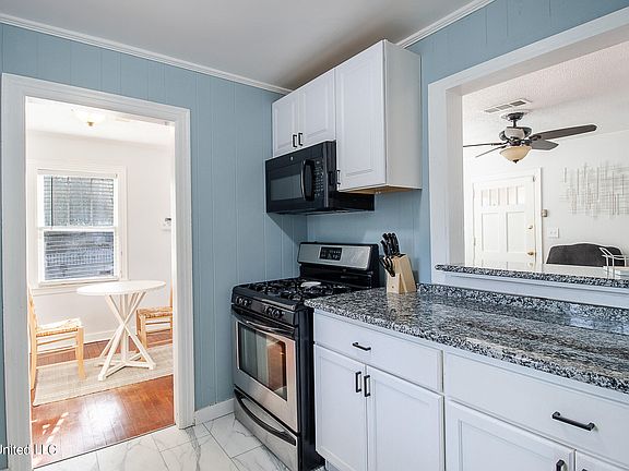 3rd image of 179 Begonia St
