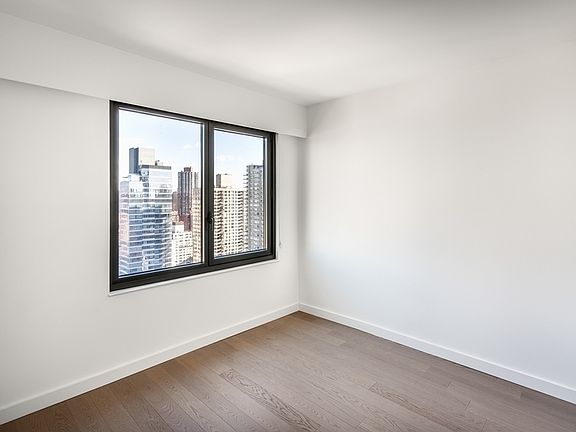 5th image of 220 E 72nd St #D26