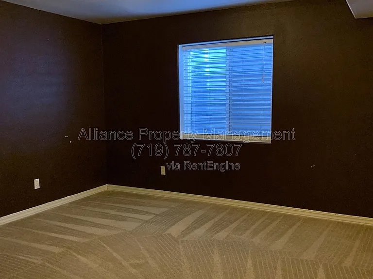 212 Oxbow Dr — Photo 33