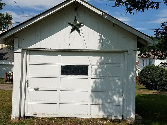 One car garage