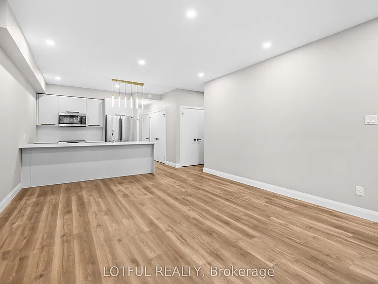 516 Tweedsmuir Ave #D — Photo 6