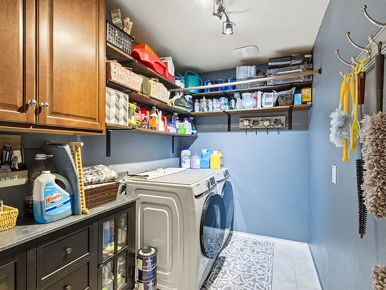 1036 Decker Dr — Photo 15